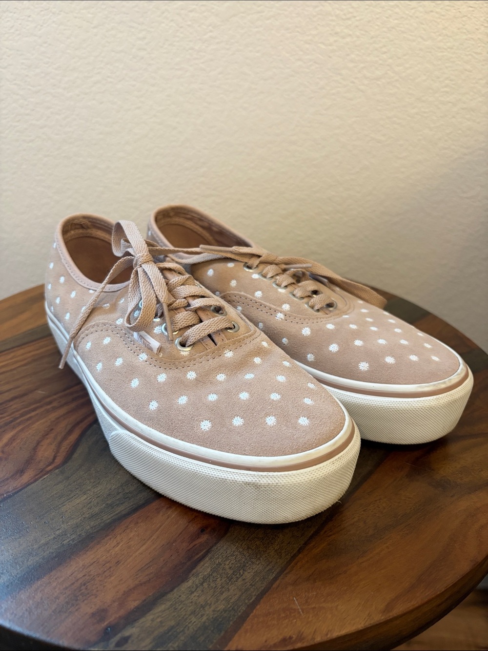 Vans Women’s Taupe Suede Polka Dot Low-Top, platform Sneakers